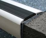 NRE05 - Nariz de Aluminio con Inserto de Caucho Estriado